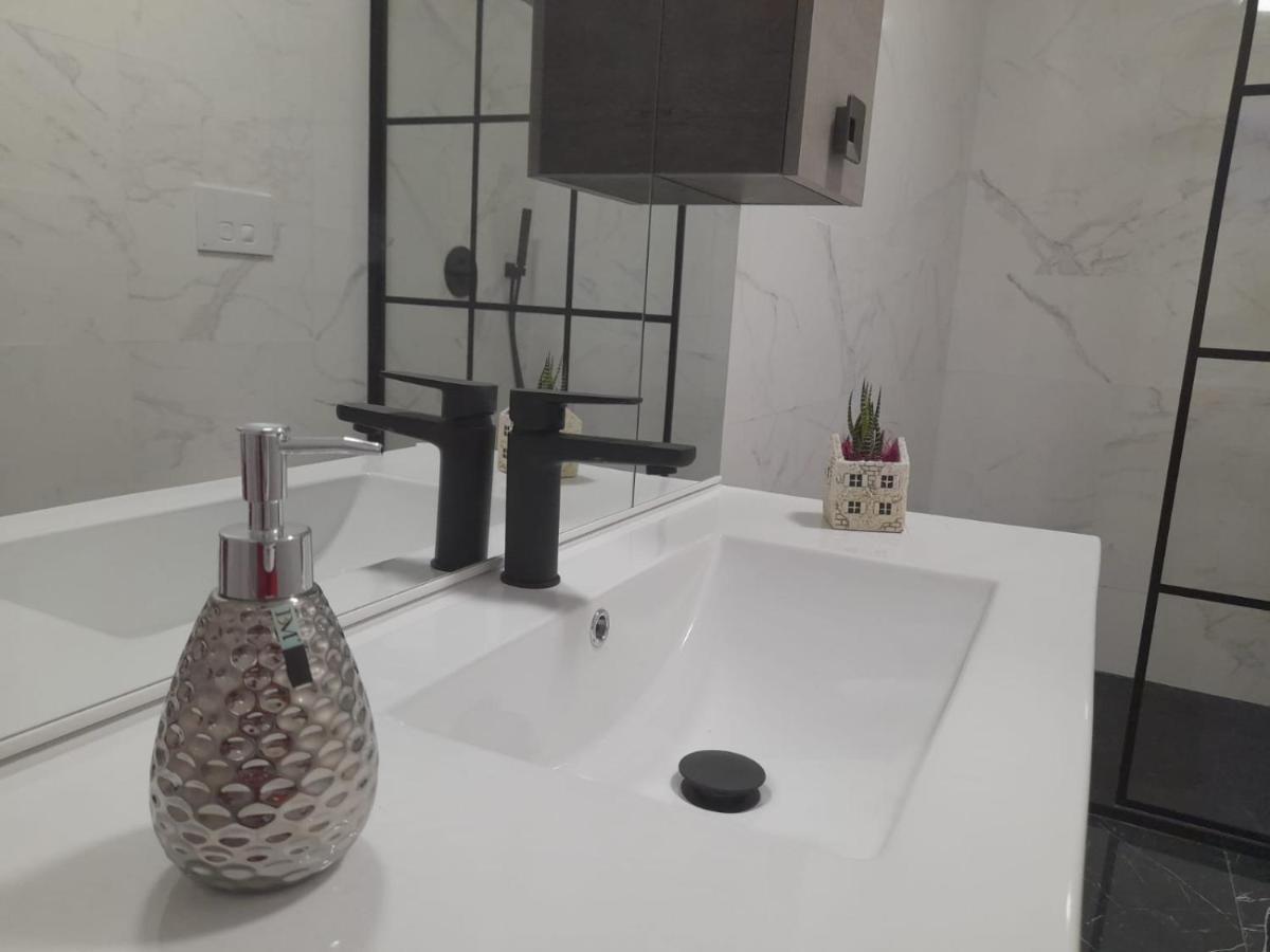 Casa Birmano Villa Taranto Bagian luar foto