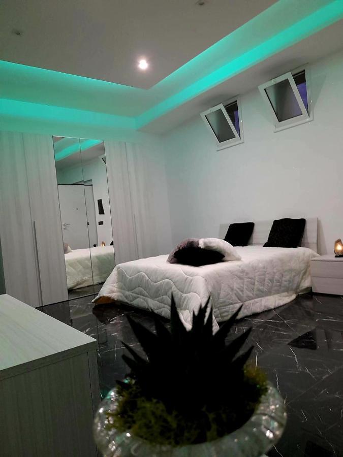 Casa Birmano Villa Taranto Bagian luar foto